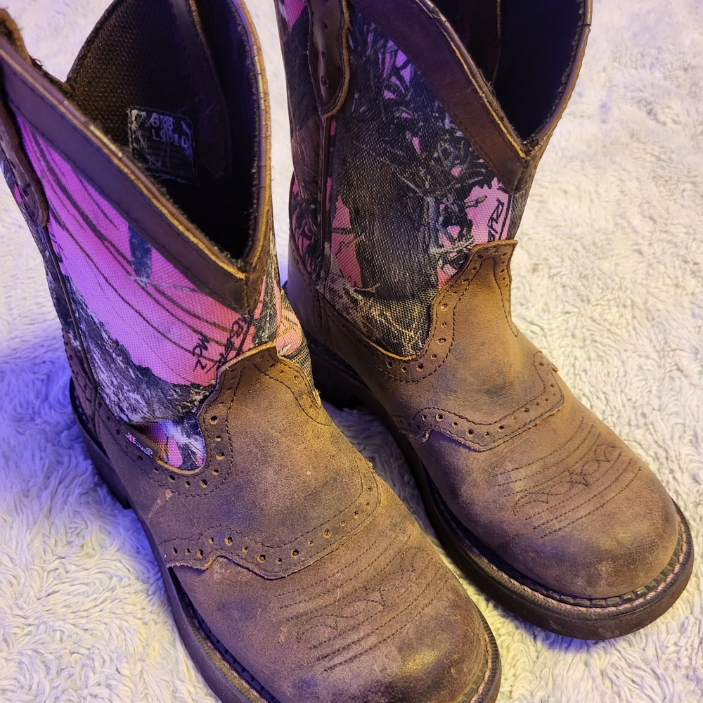 Pink Camo Justin Boots